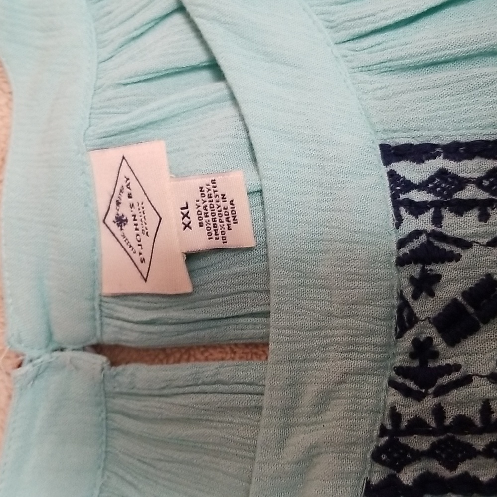 Embroidered top - Picture 4 of 5